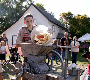 Pressing cider for the Festival has become a
Troop 208 tradition!